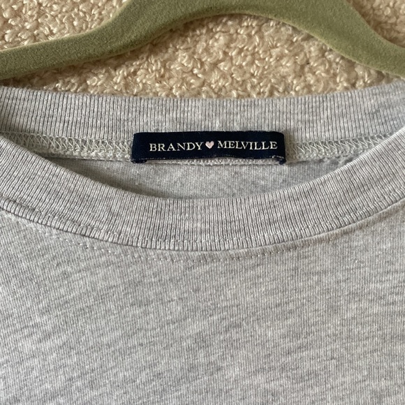 Grey long sleeve from Brandy Melville. Worn max 2 times, perfect condition. - Picture 2 of 3